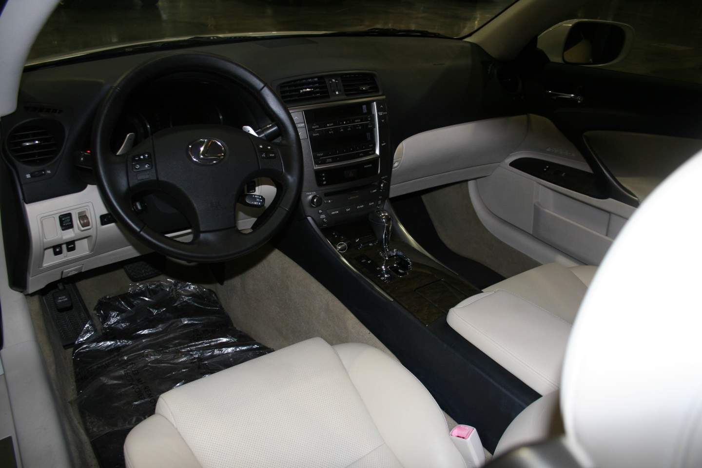 3rd Image of a 2010 LEXUS IS 250C