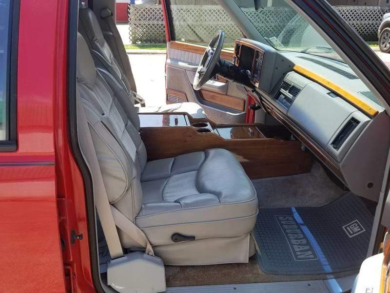 6th Image of a 1994 CHEVROLET SUBURBAN 1500