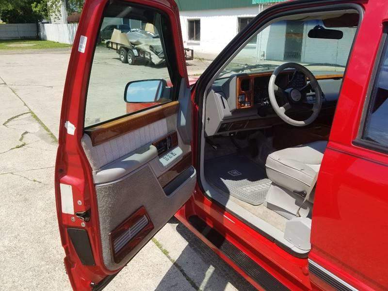 14th Image of a 1994 CHEVROLET SUBURBAN 1500