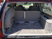 Image 3 of 17 of a 1994 CHEVROLET SUBURBAN 1500