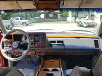 Image 9 of 17 of a 1994 CHEVROLET SUBURBAN 1500