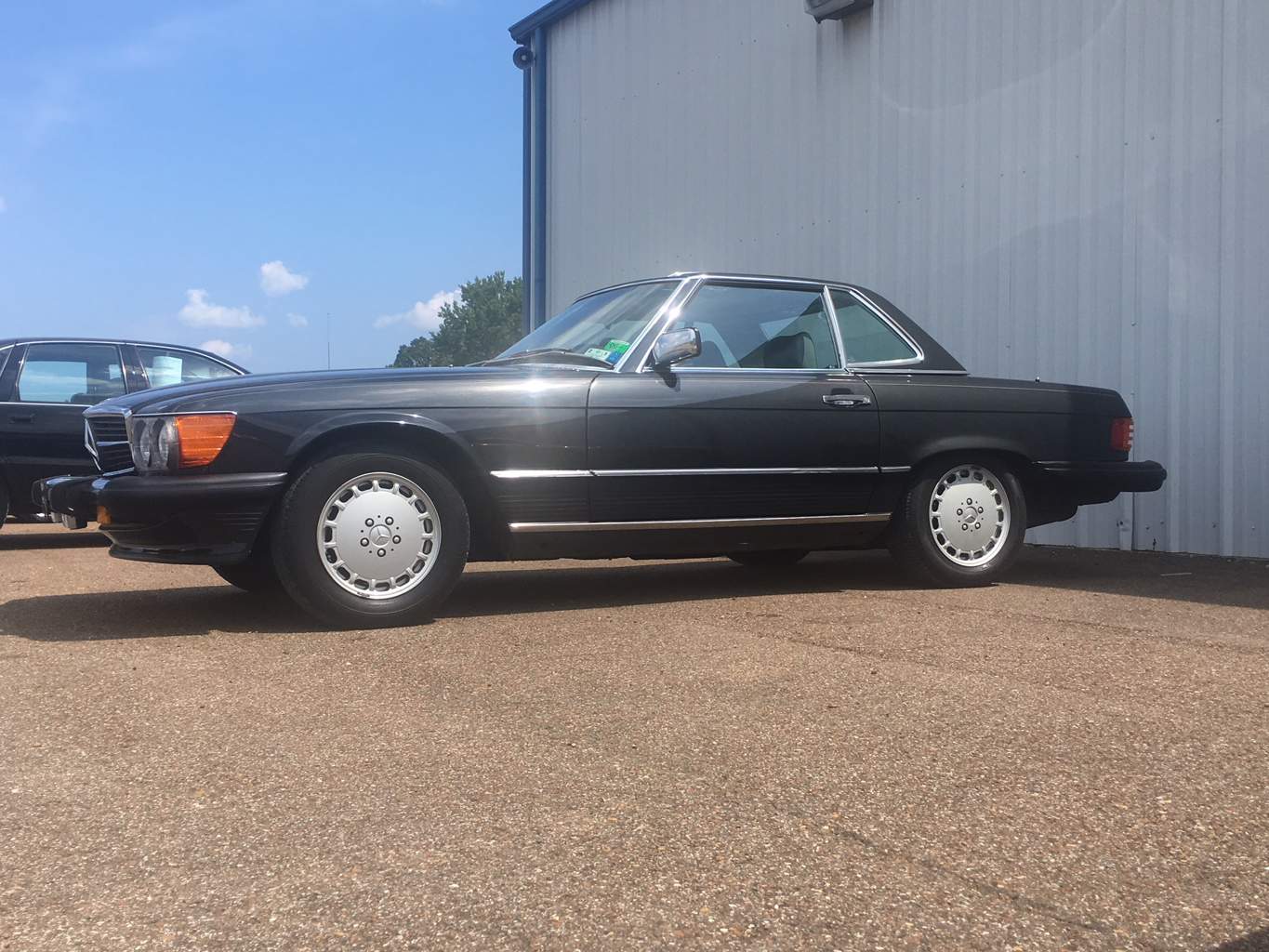 1st Image of a 1986 MERCEDES-BENZ 560 560SL