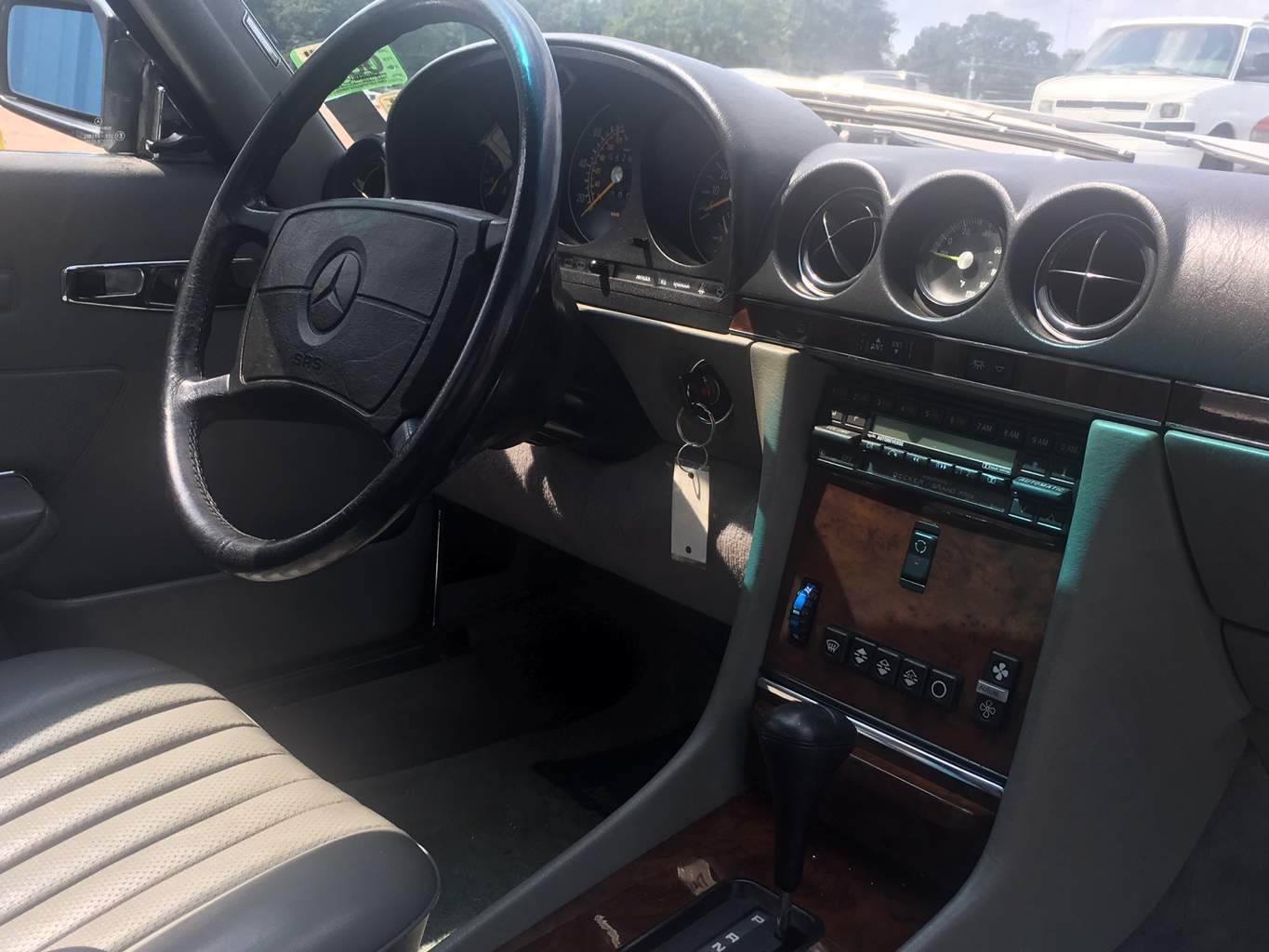 7th Image of a 1986 MERCEDES-BENZ 560 560SL