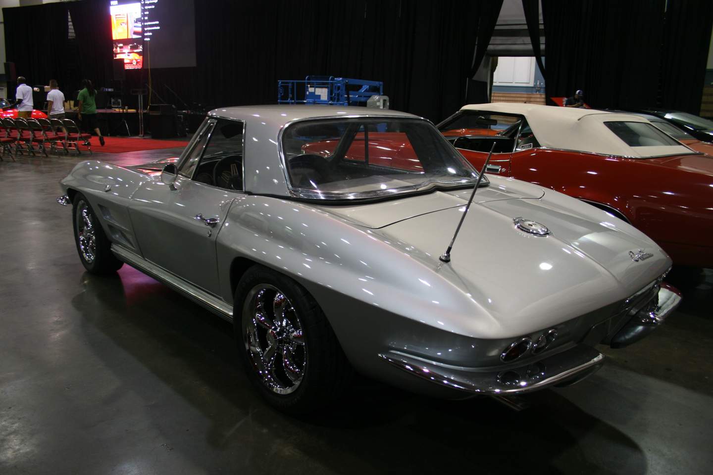 2nd Image of a 1964 CHEVROLET CORVETTE