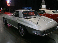 Image 3 of 9 of a 1964 CHEVROLET CORVETTE