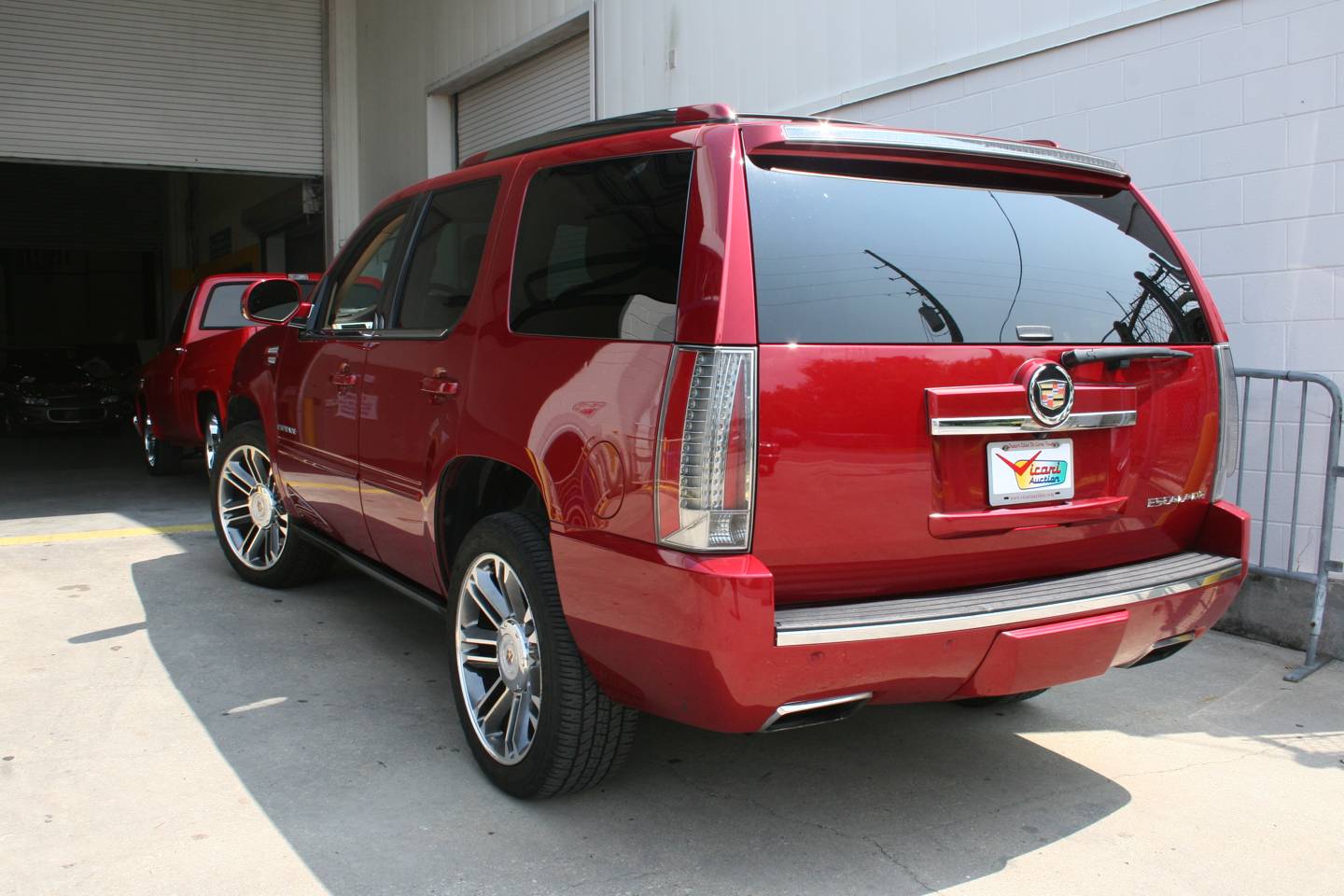 8th Image of a 2013 CADILLAC ESCALADE