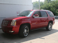 Image 2 of 10 of a 2013 CADILLAC ESCALADE