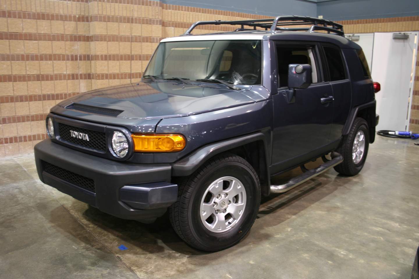 1st Image of a 2007 TOYOTA FJ CRUISER S