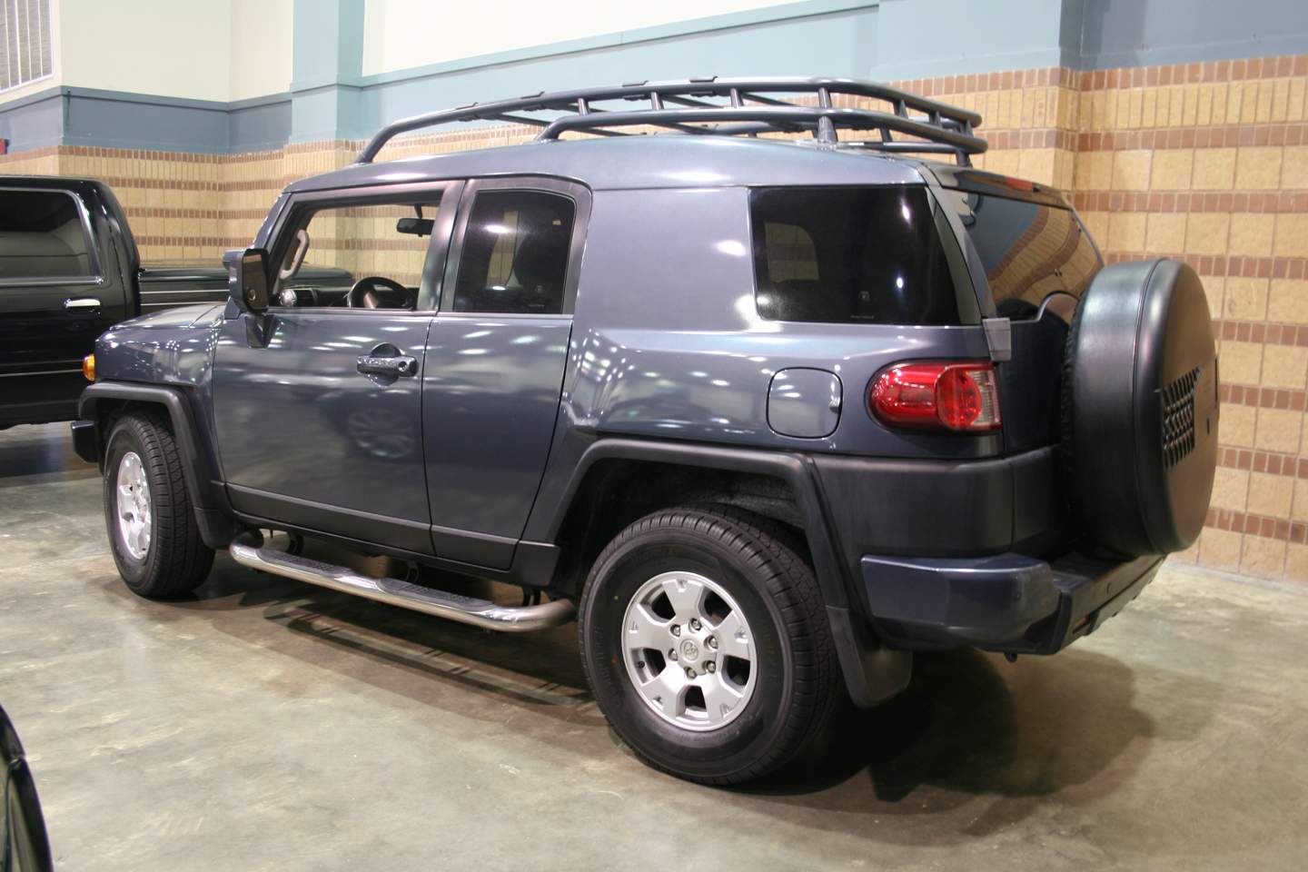 2nd Image of a 2007 TOYOTA FJ CRUISER S