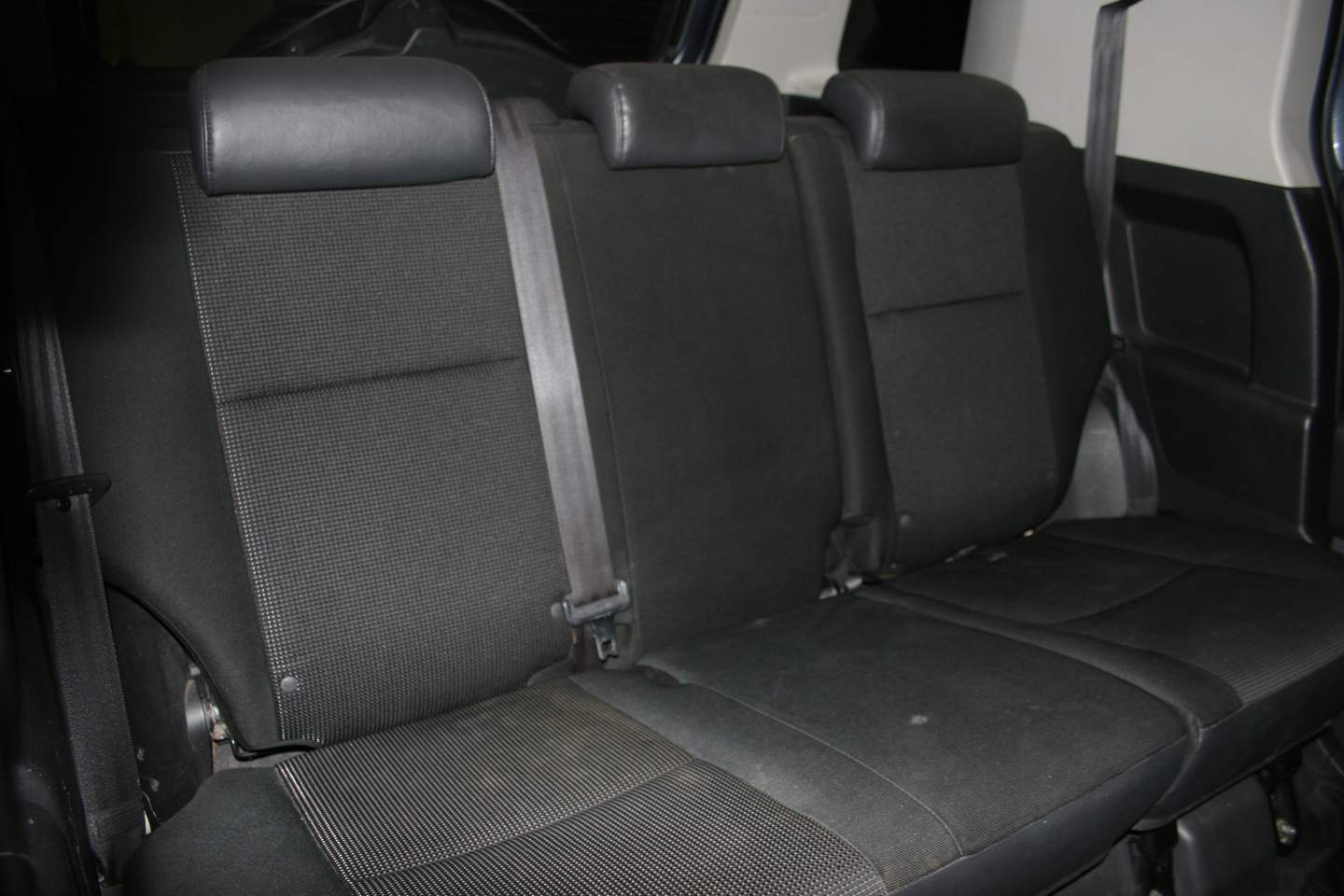 7th Image of a 2007 TOYOTA FJ CRUISER S