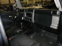 Image 7 of 13 of a 2007 TOYOTA FJ CRUISER S