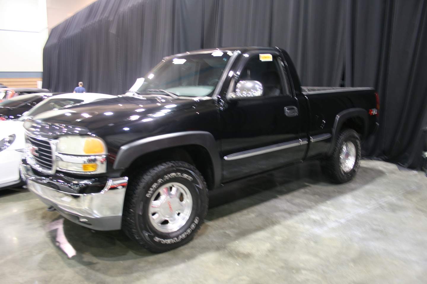 1st Image of a 2001 GMC SIERRA 1500