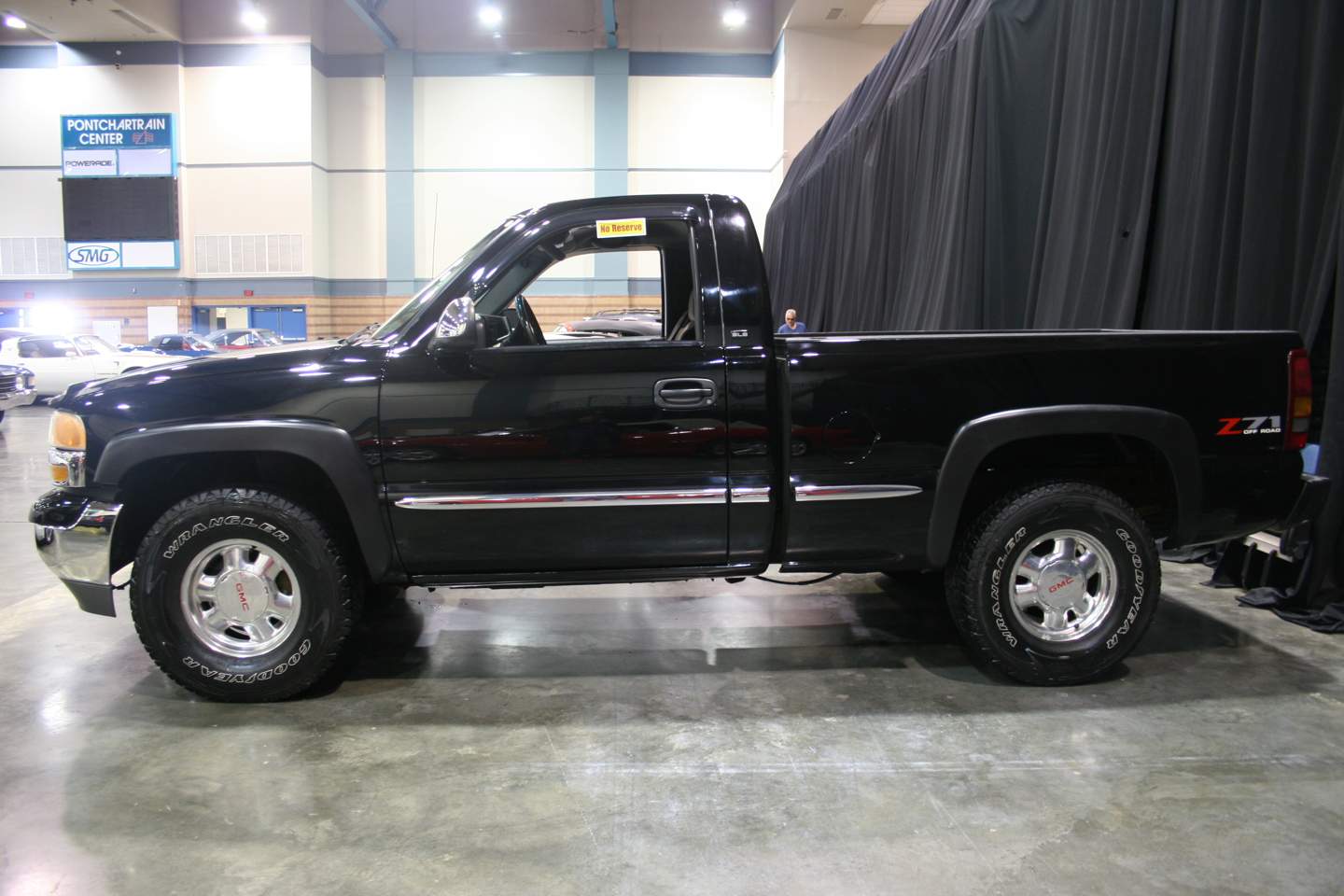 2nd Image of a 2001 GMC SIERRA 1500