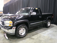 Image 2 of 11 of a 2001 GMC SIERRA 1500