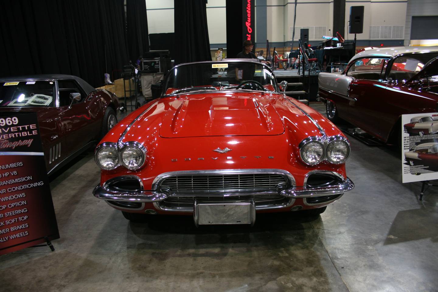 1st Image of a 1961 CHEVROLET CORVETTE