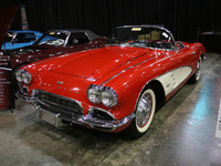 Image 3 of 8 of a 1961 CHEVROLET CORVETTE