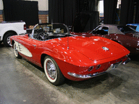 Image 7 of 8 of a 1961 CHEVROLET CORVETTE