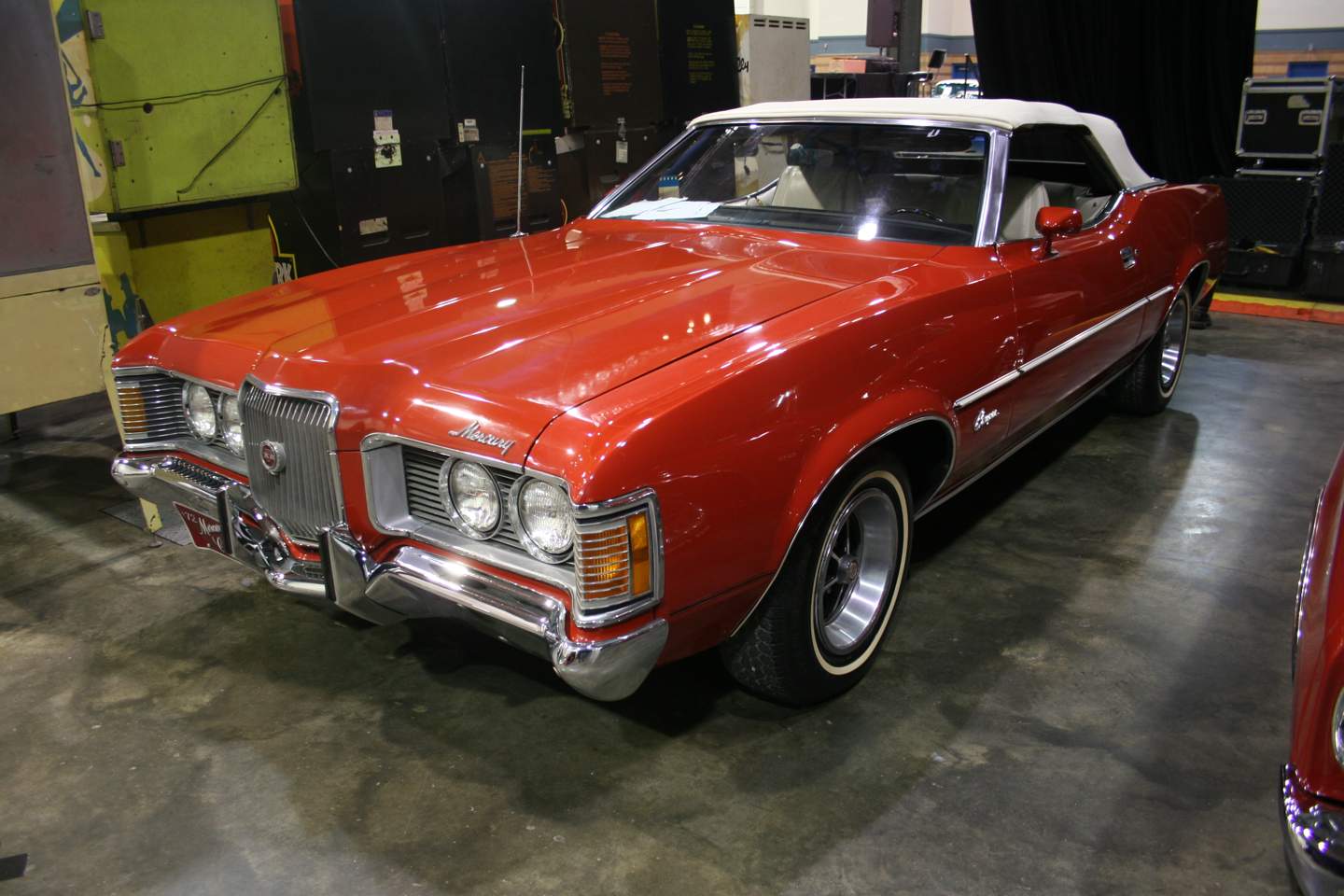 3rd Image of a 1972 MERCURY COUGAR