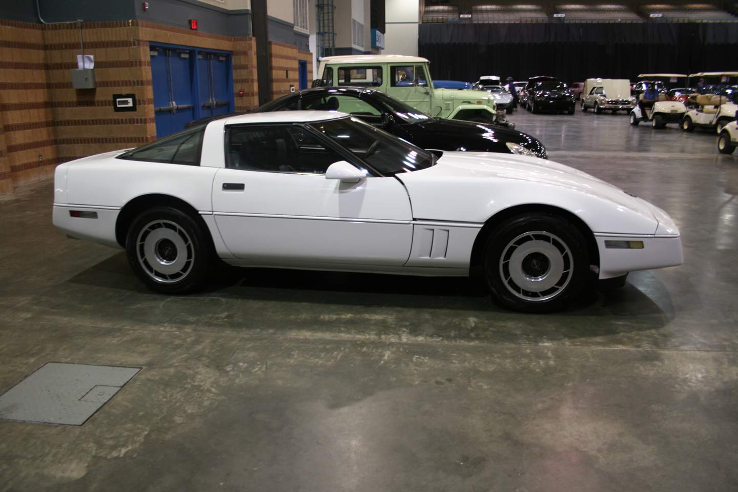 2nd Image of a 1984 CHEVROLET CORVETTE