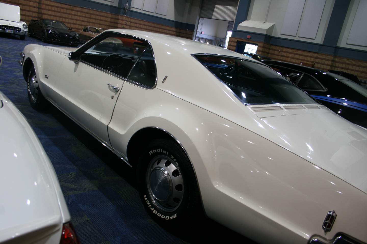 2nd Image of a 1969 OLDSMOBILE TORONADO