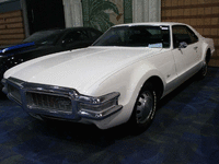 Image 2 of 9 of a 1969 OLDSMOBILE TORONADO