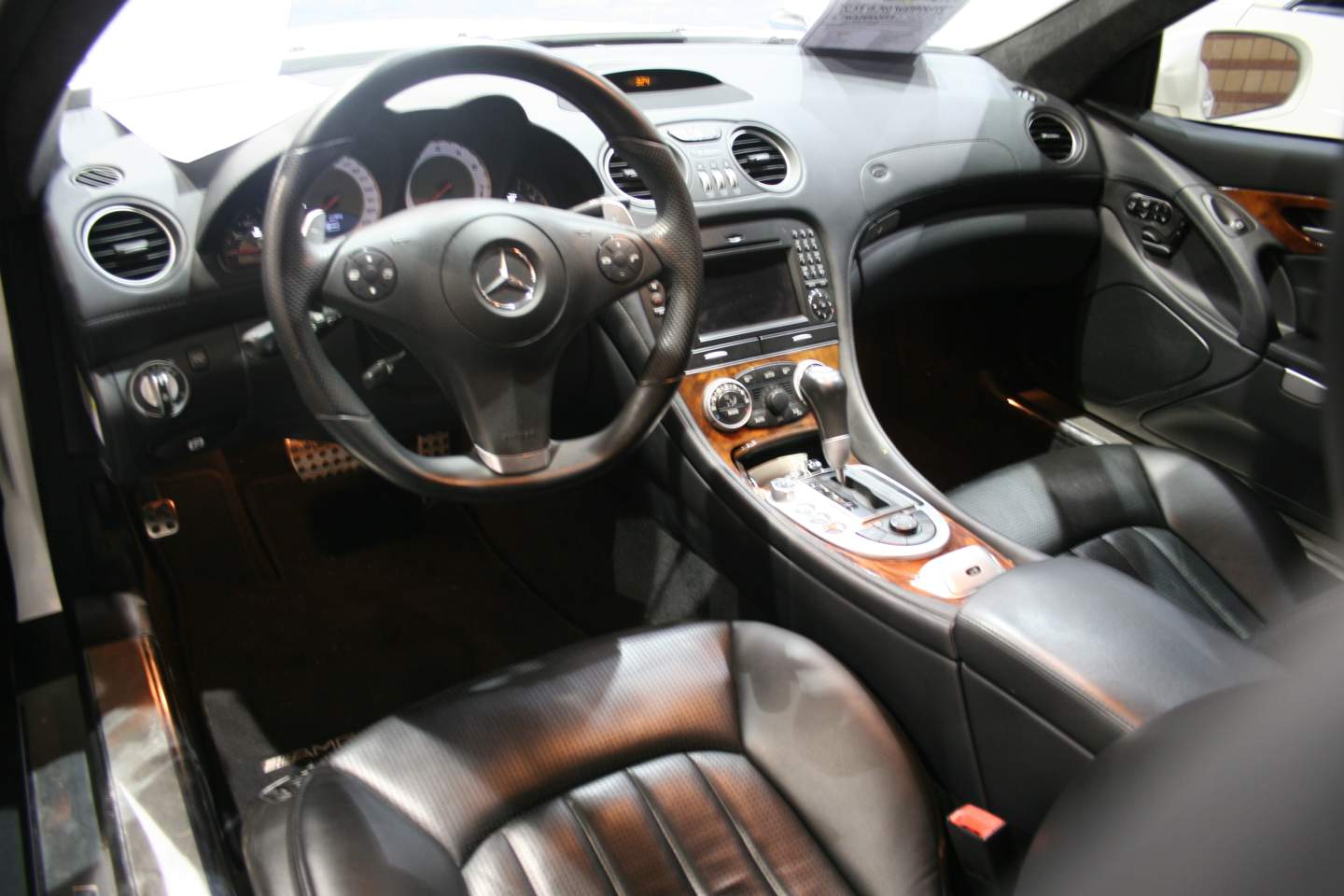 2nd Image of a 2011 MERCEDES-BENZ SL-CLASS SL63 AMG