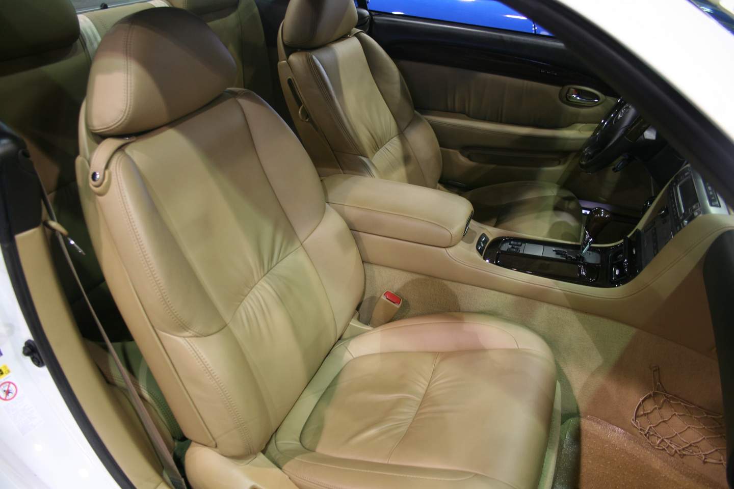 5th Image of a 2010 LEXUS SC 430