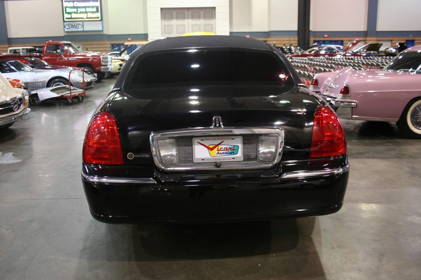 12th Image of a 2003 LINCOLN TOWN CAR EXECUTIVE