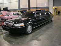 Image 2 of 14 of a 2003 LINCOLN TOWN CAR EXECUTIVE