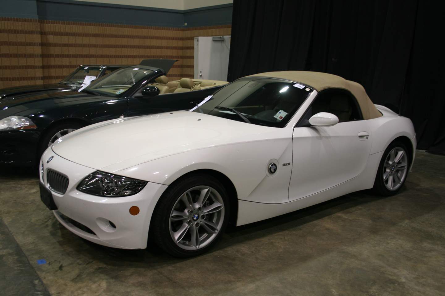 1st Image of a 2005 BMW Z4 3.0I