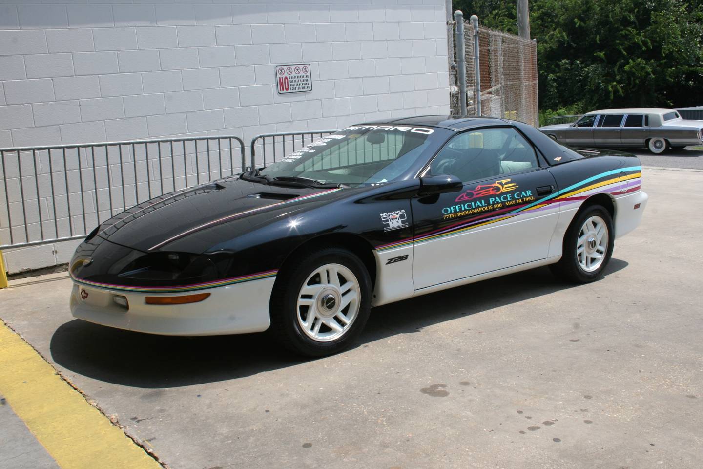 2nd Image of a 1993 CHEVROLET CAMARO Z28