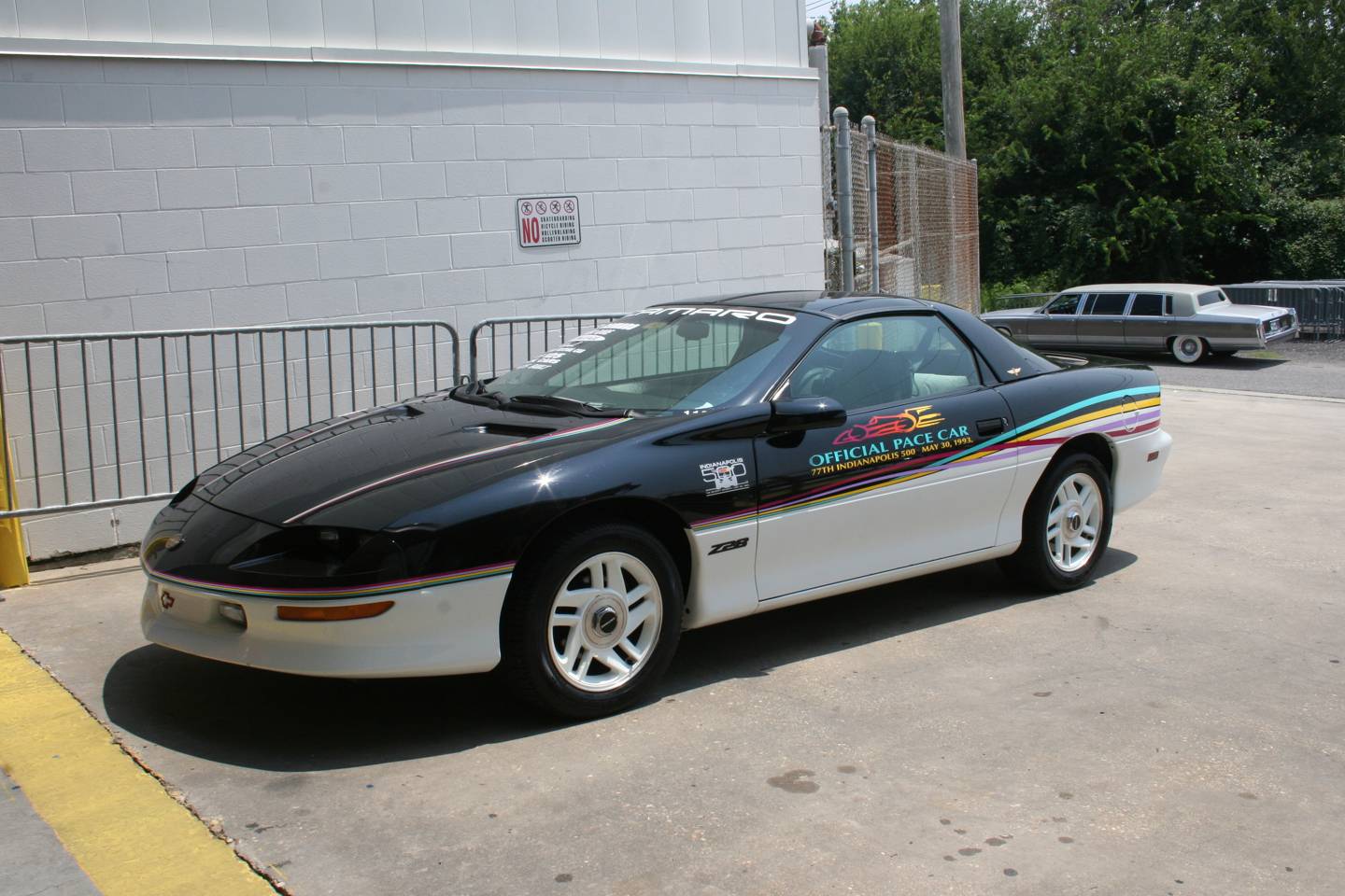 3rd Image of a 1993 CHEVROLET CAMARO Z28