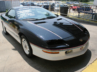 Image 2 of 10 of a 1993 CHEVROLET CAMARO Z28