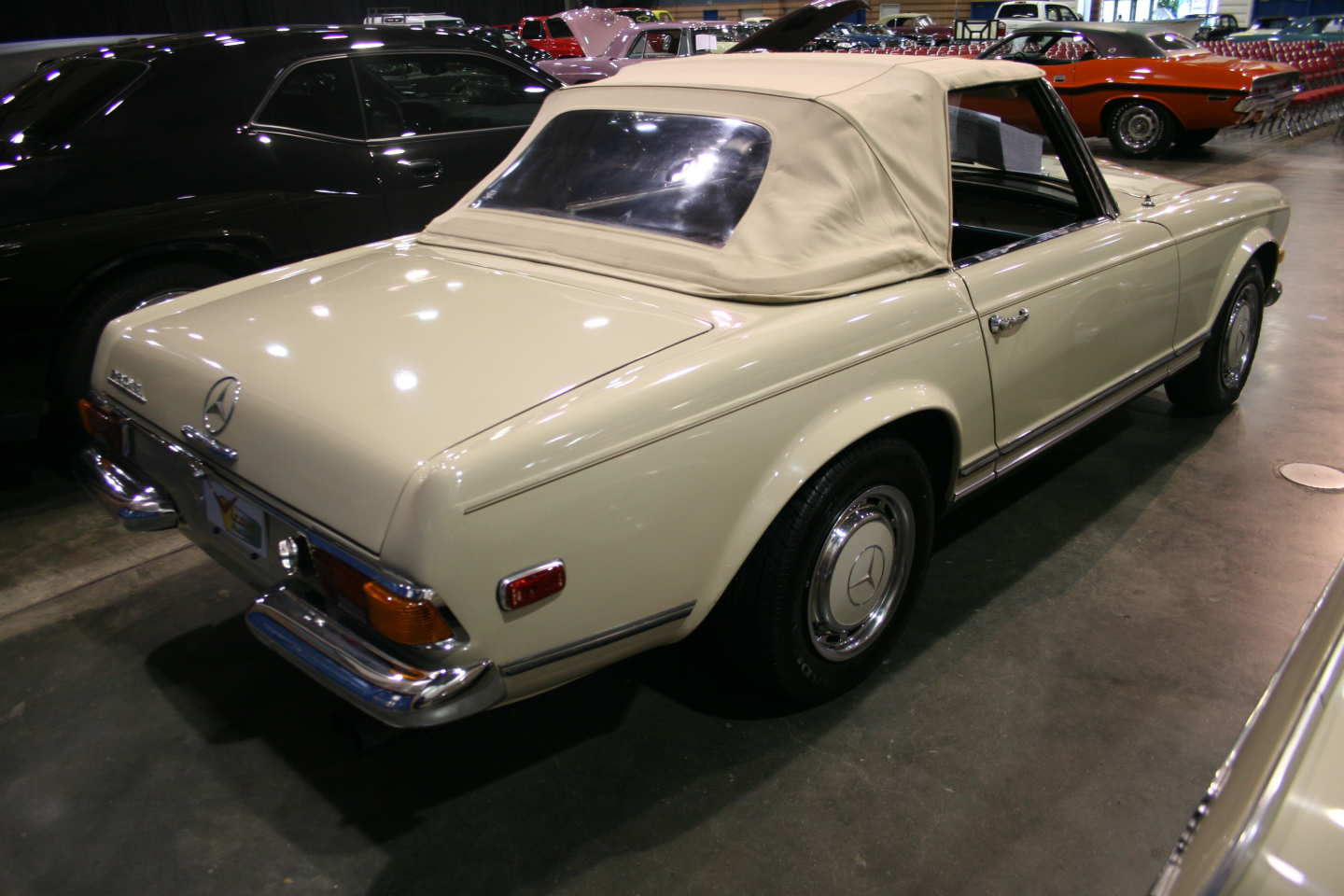 5th Image of a 1970 MERCEDES 280SL PAGODA W113