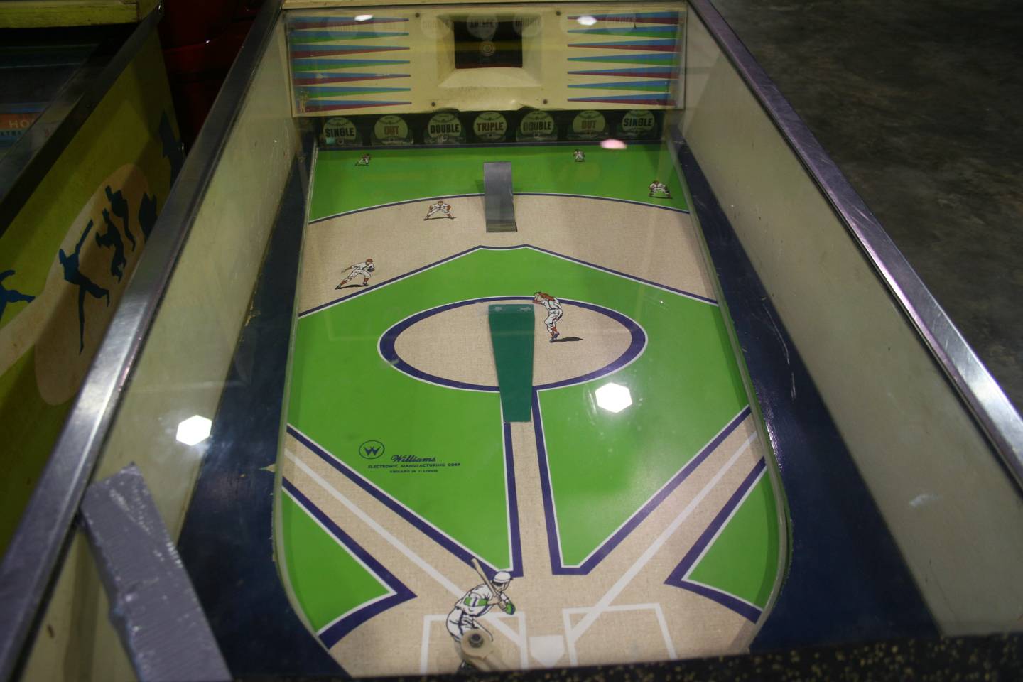 2nd Image of a N/A WILLIAMS PITCH & BAT PINBALL