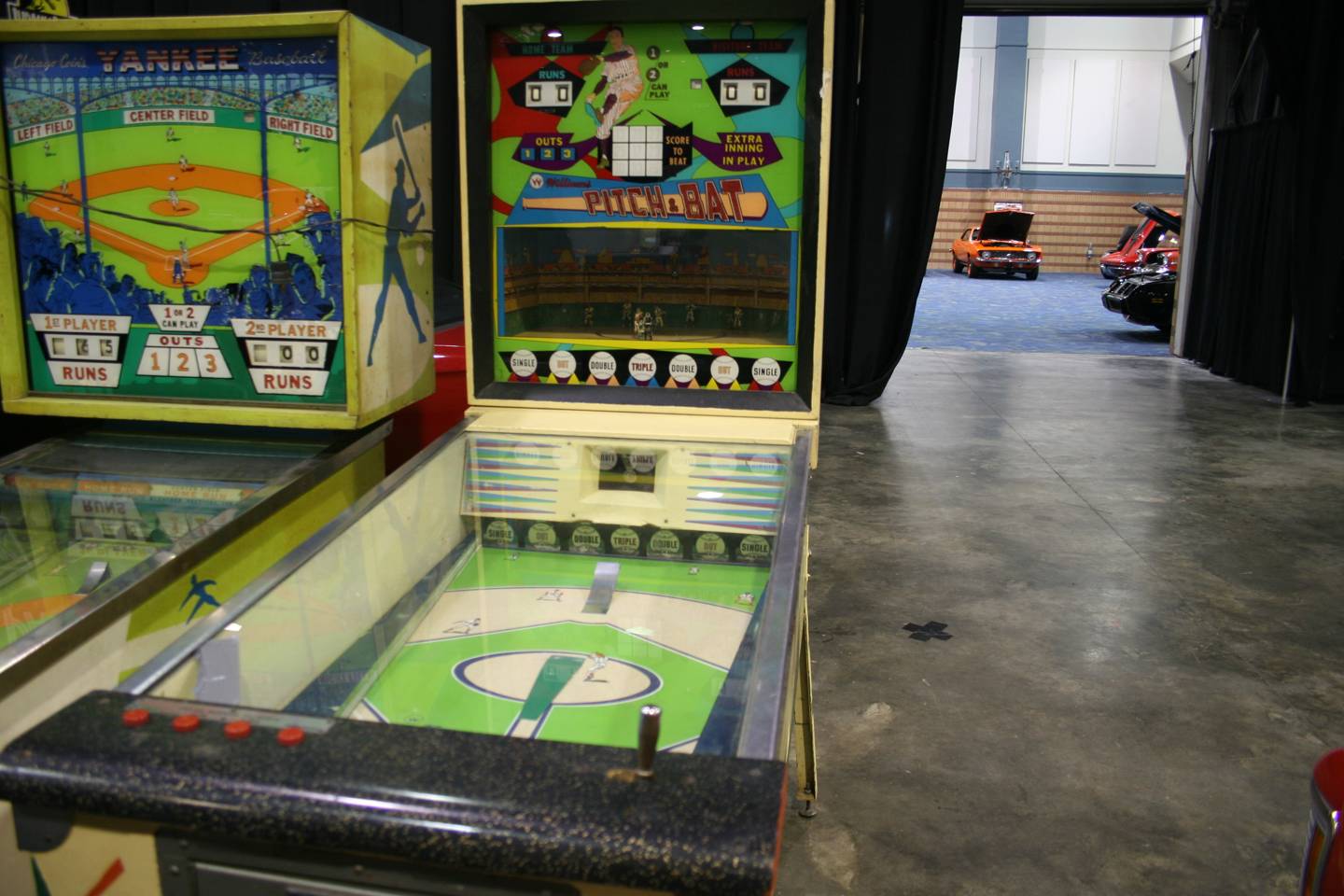 3rd Image of a N/A WILLIAMS PITCH & BAT PINBALL