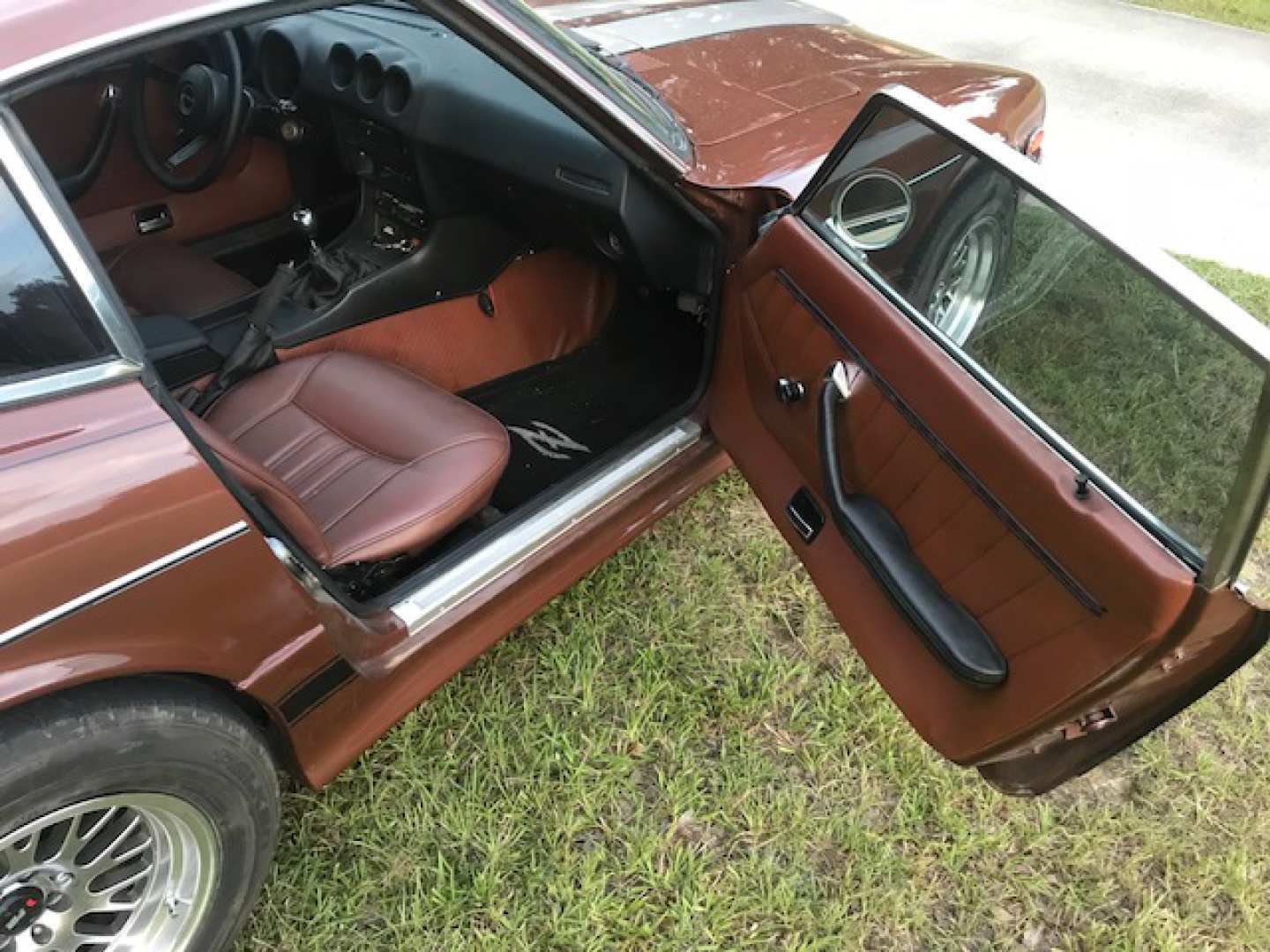 2nd Image of a 1974 DATSUN 260Z