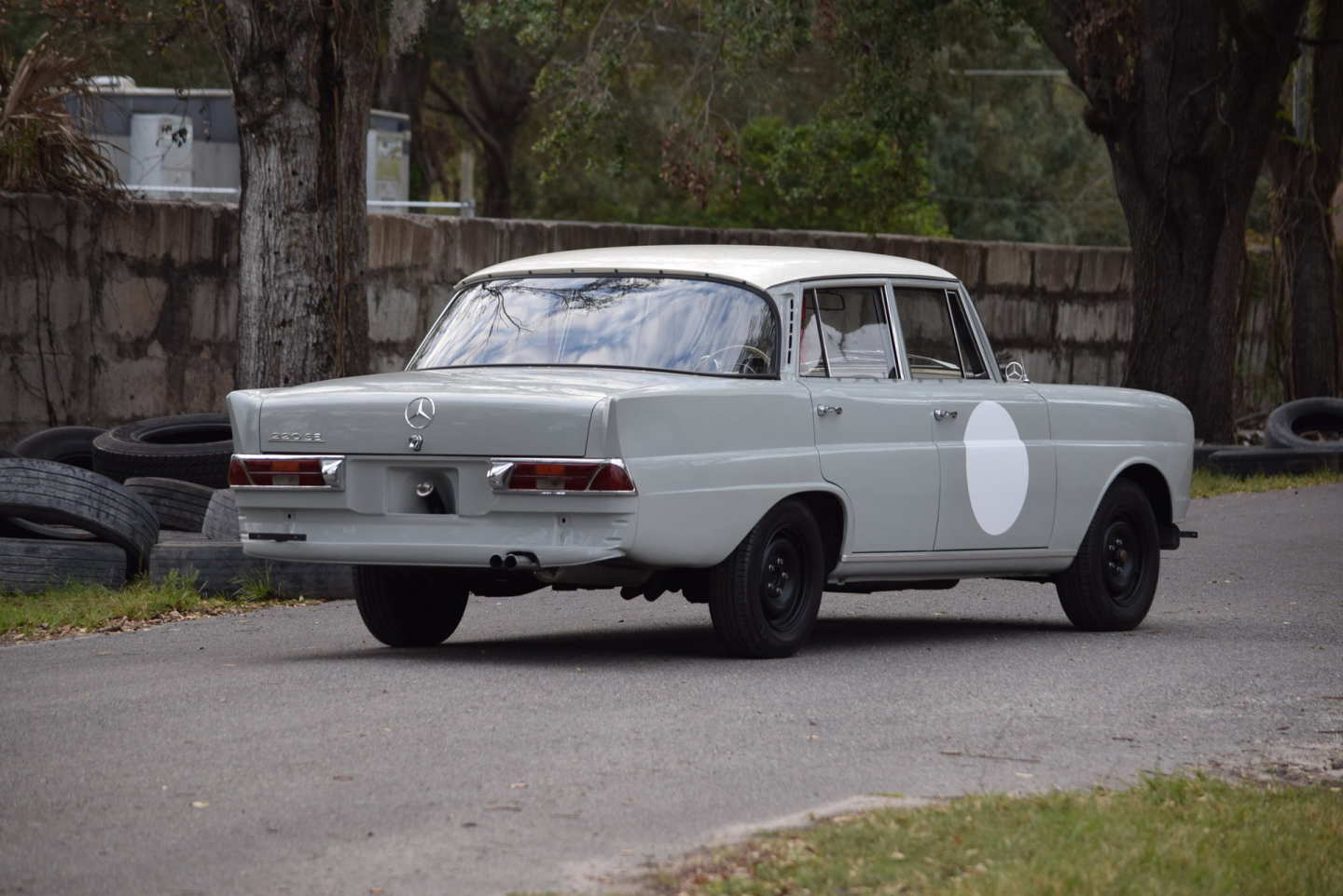 2nd Image of a 1960 MERCEDES 220