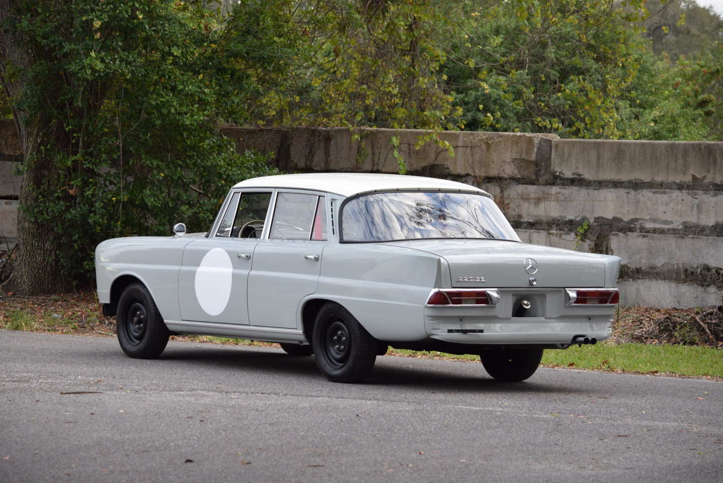 3rd Image of a 1960 MERCEDES 220