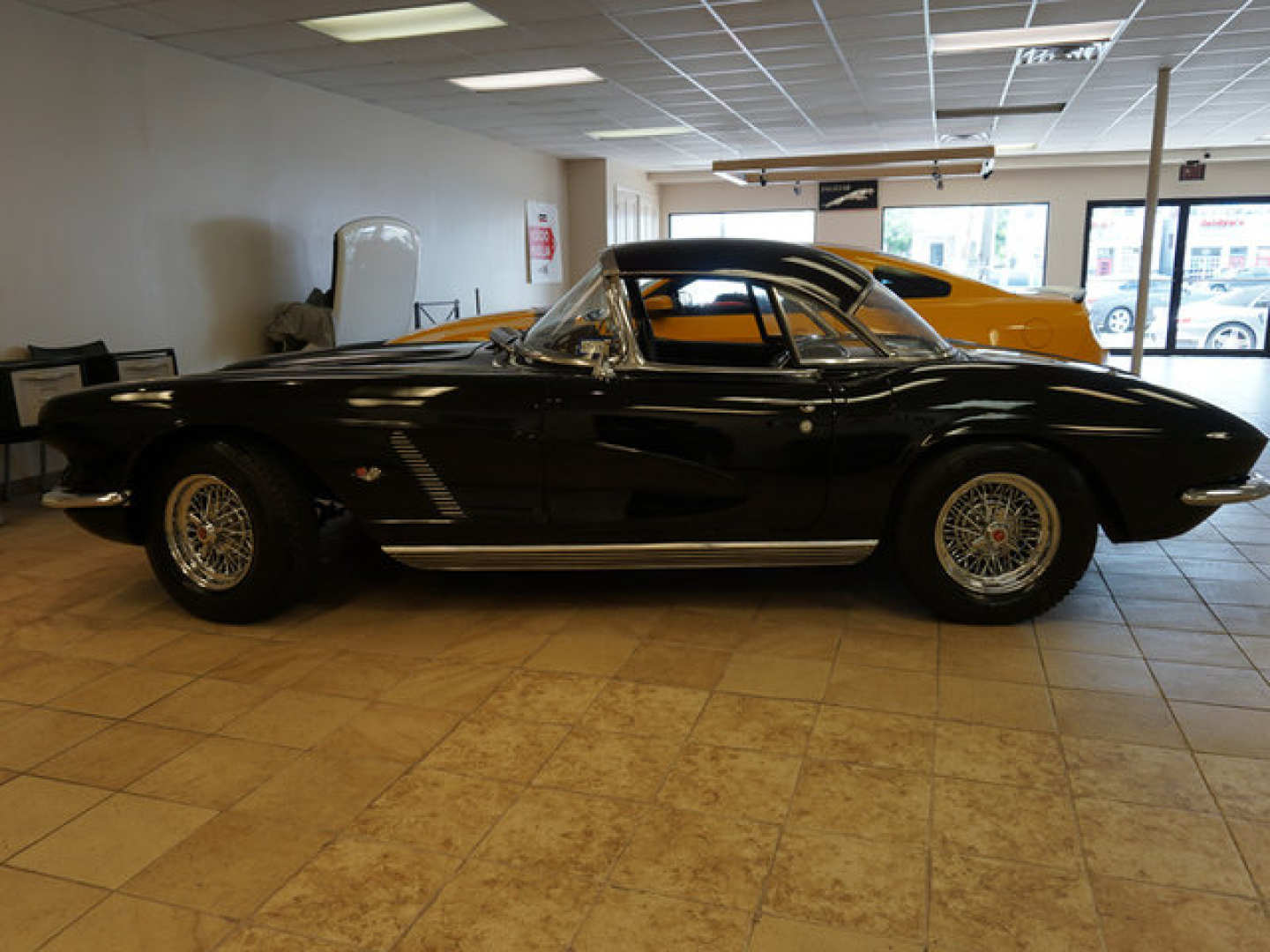 1st Image of a 1962 CHEVROLET CORVETTE