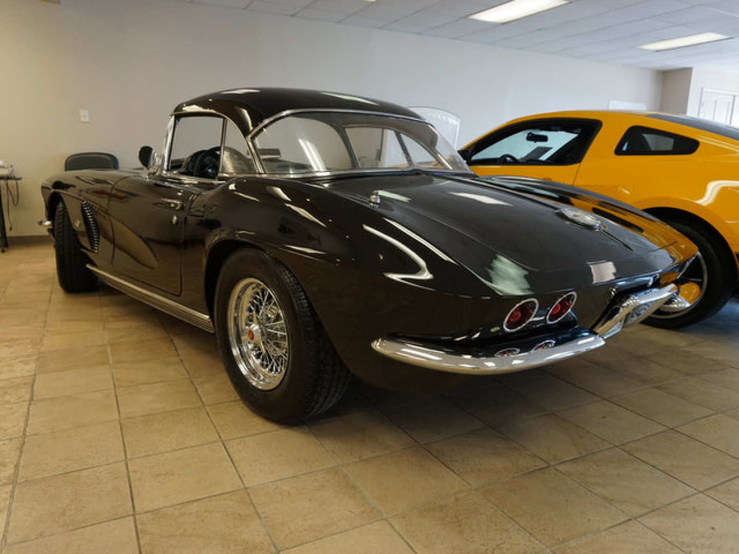 2nd Image of a 1962 CHEVROLET CORVETTE