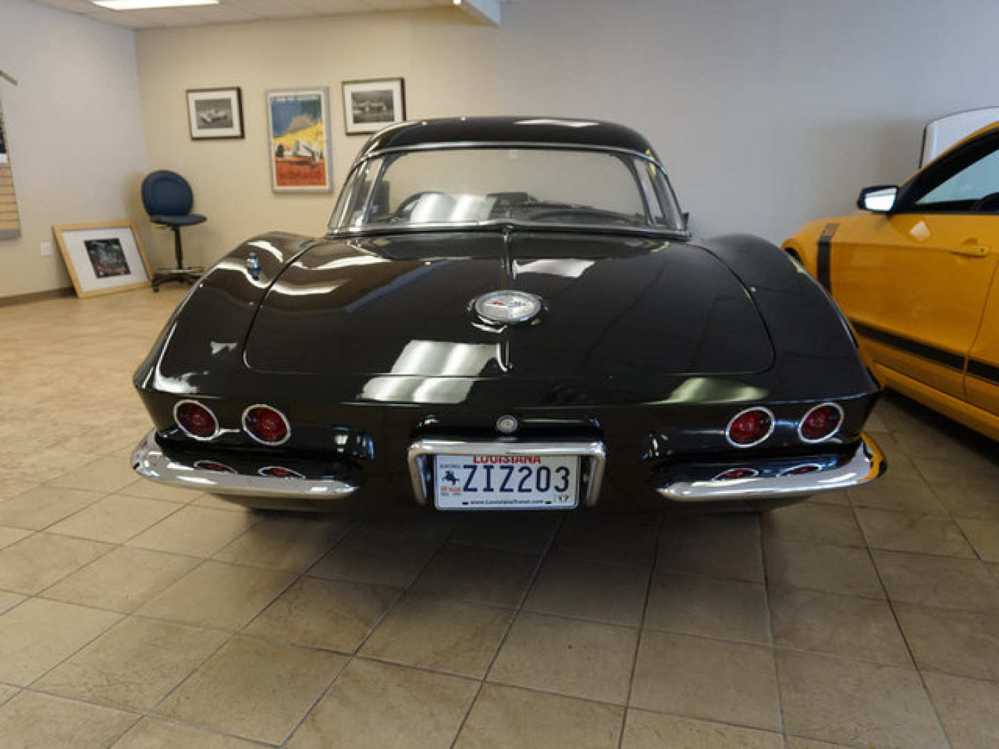 3rd Image of a 1962 CHEVROLET CORVETTE