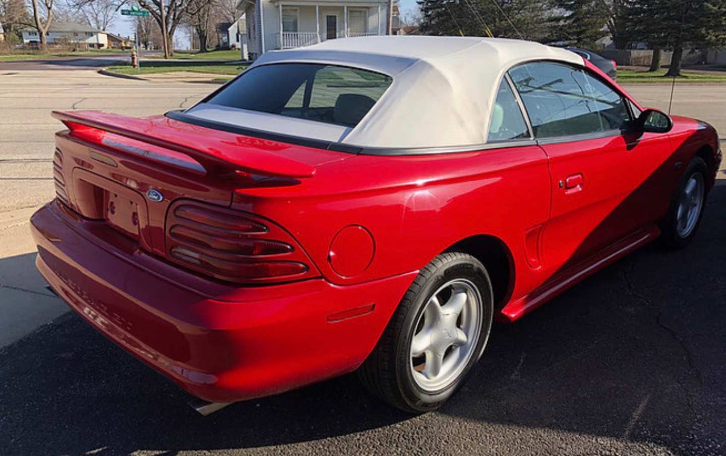 2nd Image of a 1994 FORD MUSTANG