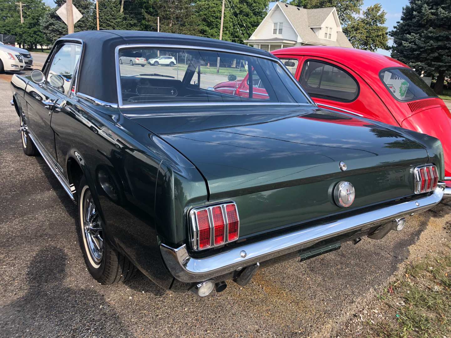 3rd Image of a 1966 FORD MUSTANG