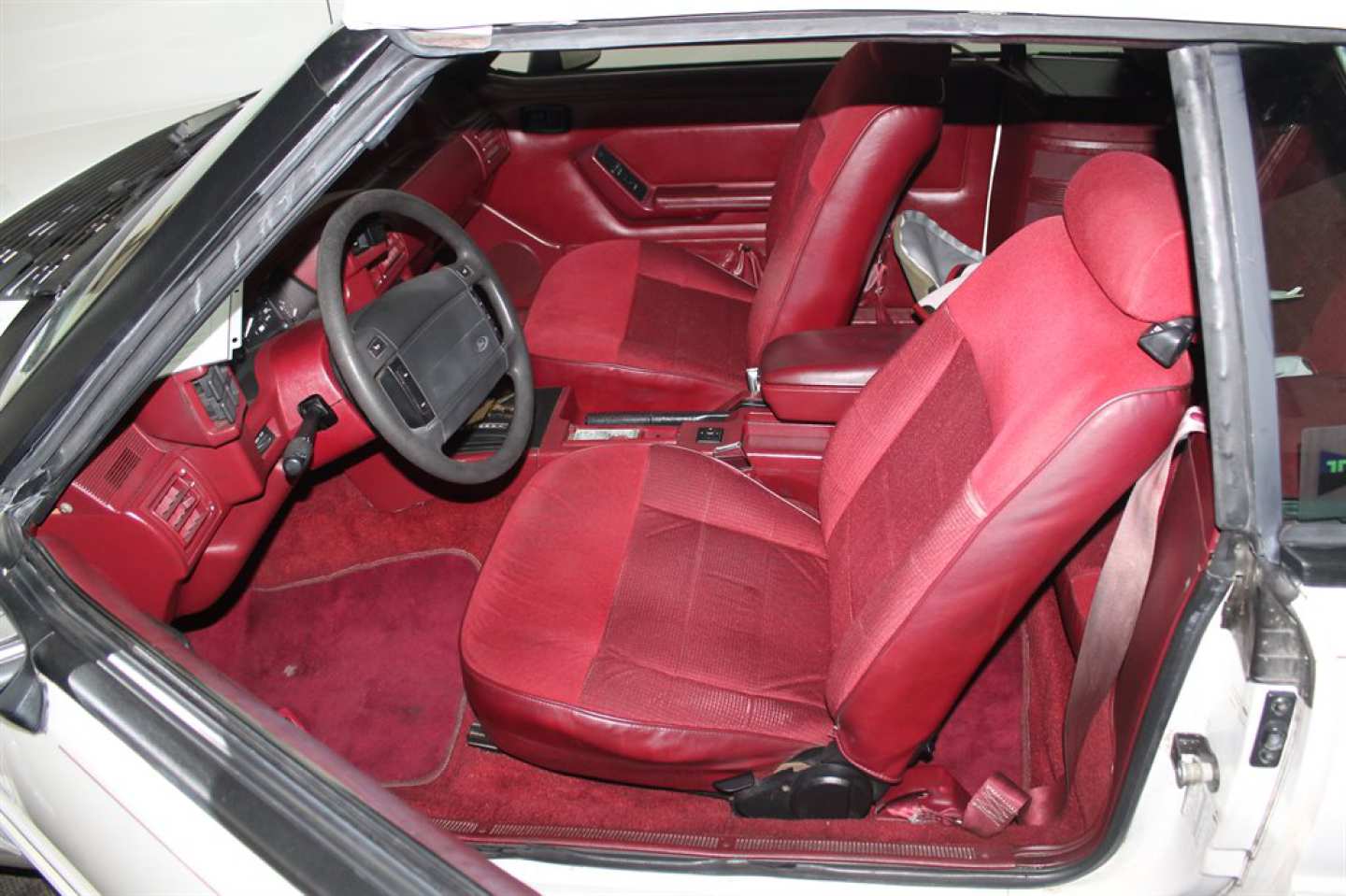 3rd Image of a 1993 FORD MUSTANG LX
