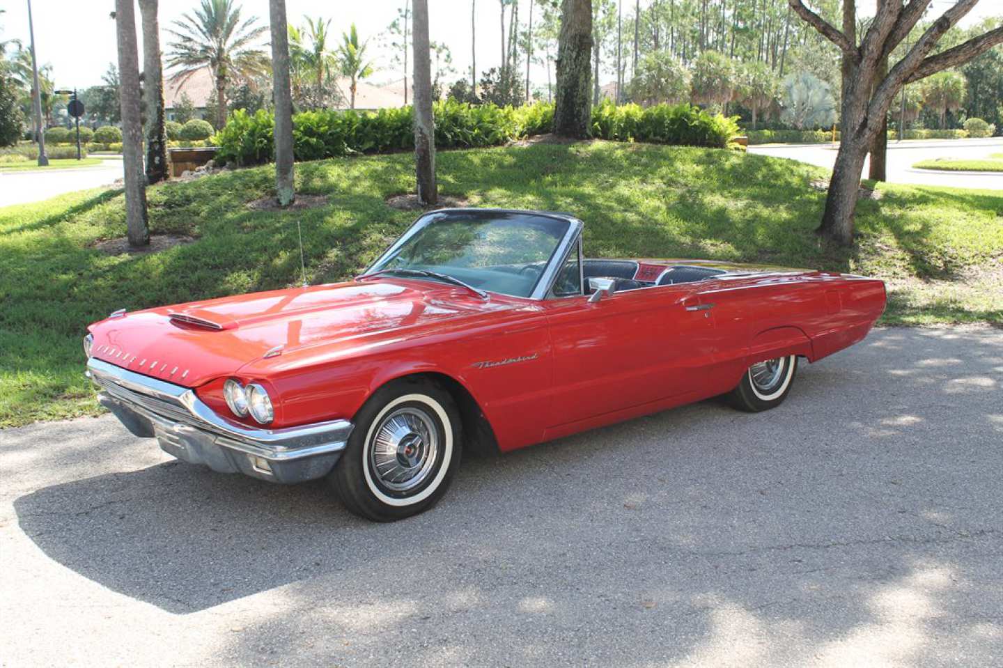 4th Image of a 1964 FORD THUNDERBIRD