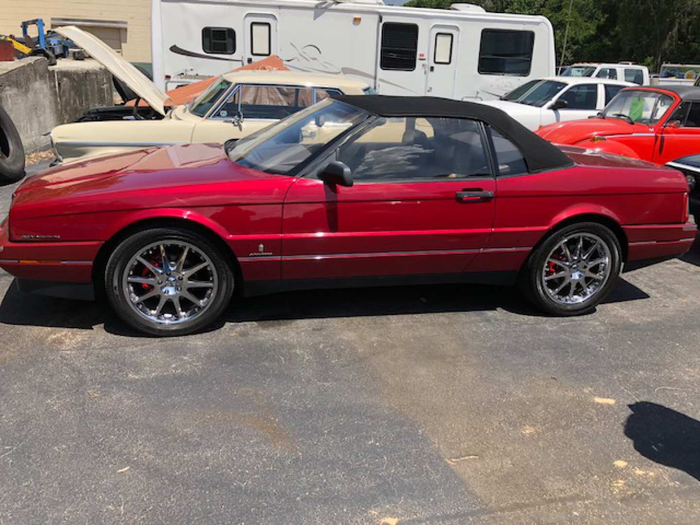 2nd Image of a 1993 CADILLAC ALLANTE