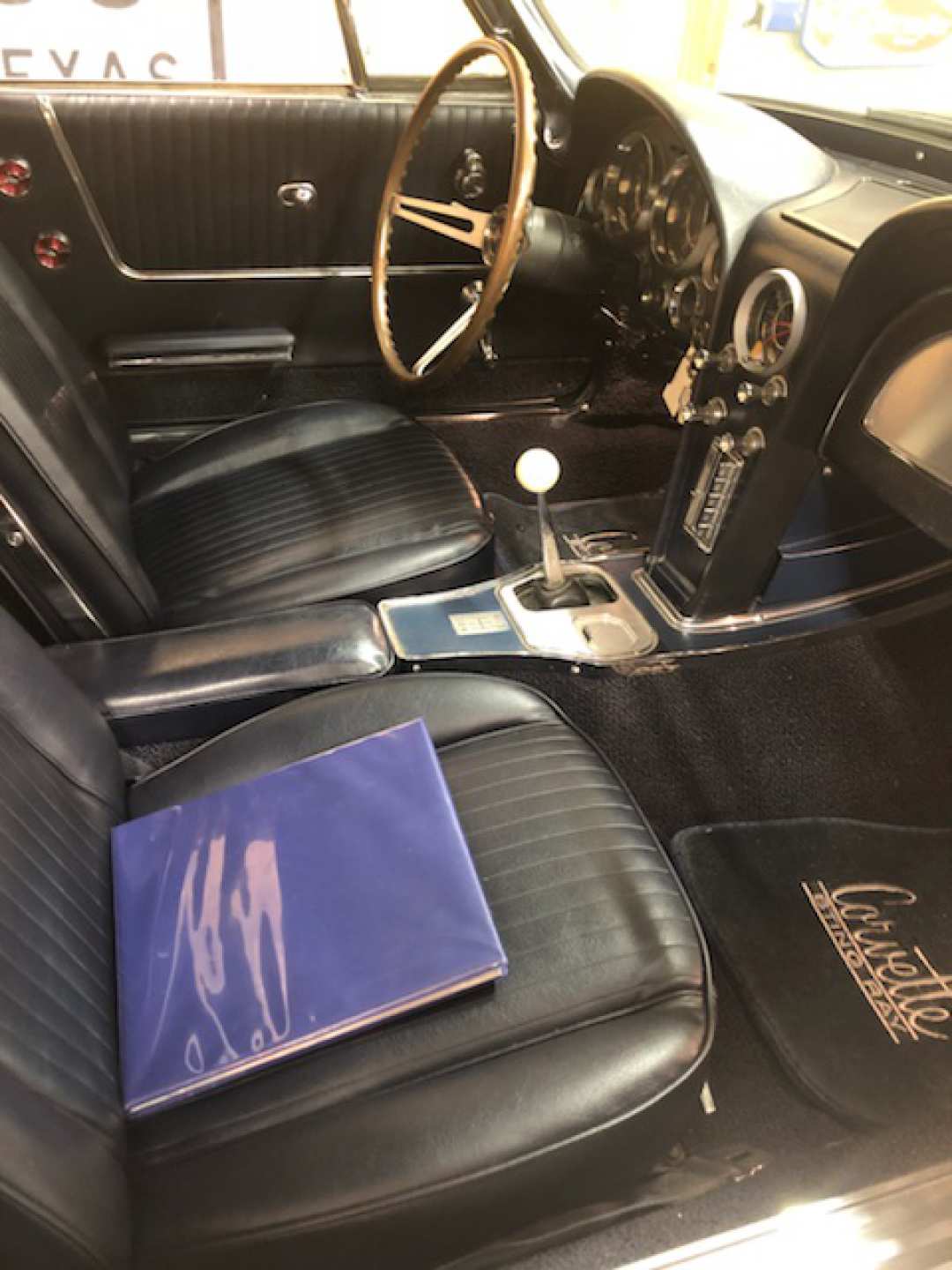 2nd Image of a 1964 CHEVROLET CORVETTE