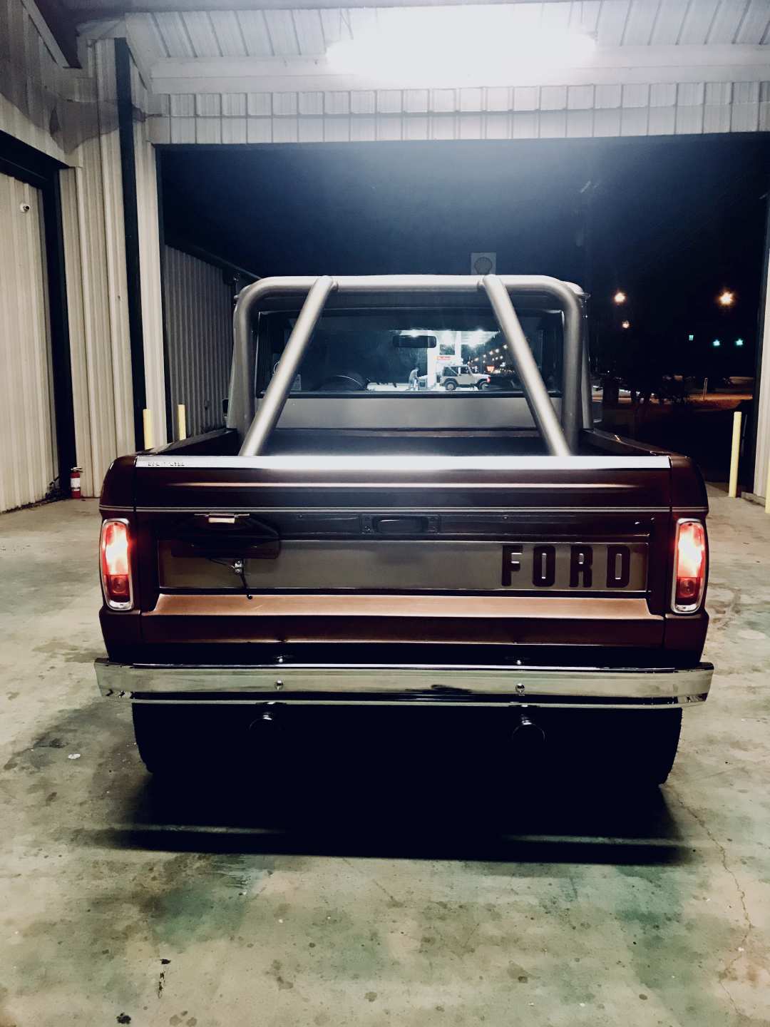 2nd Image of a 1972 FORD BRONCO