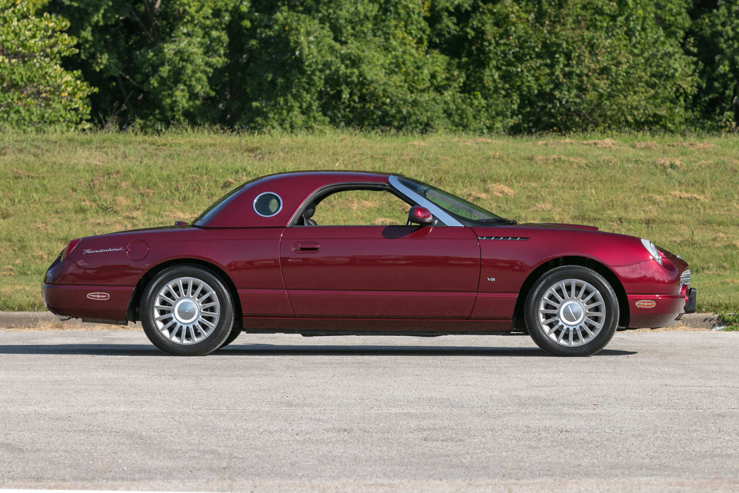 1st Image of a 2004 FORD THUNDERBIRD